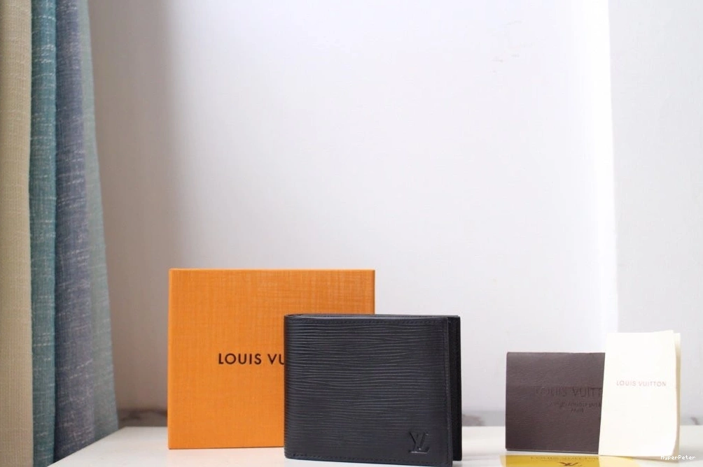 LOUIS VUITTON AMERIGO WALLET 0823